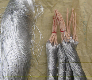 銀糸とプラチナ箔糸